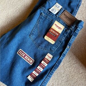 Wrangler Men's Relaxed Fit Blue Jeans